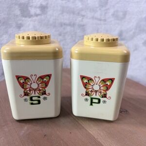 Vintage Butterfly S P Shakers Retro Plastic Kitchen Decor 1970s Style